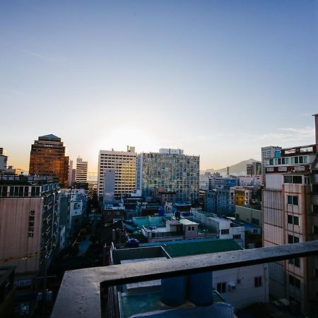 Morning Dew Guesthouse Пусан Екстер'єр фото
