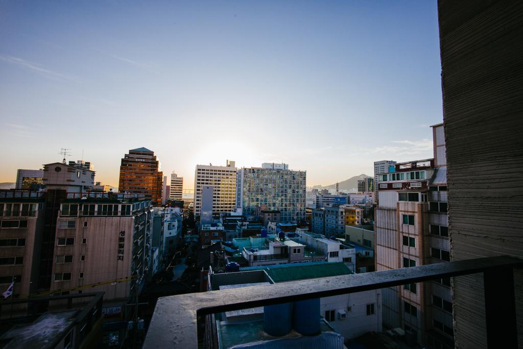 Morning Dew Guesthouse Пусан Екстер'єр фото