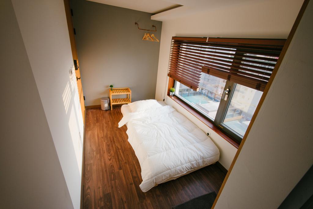 Morning Dew Guesthouse Пусан Екстер'єр фото