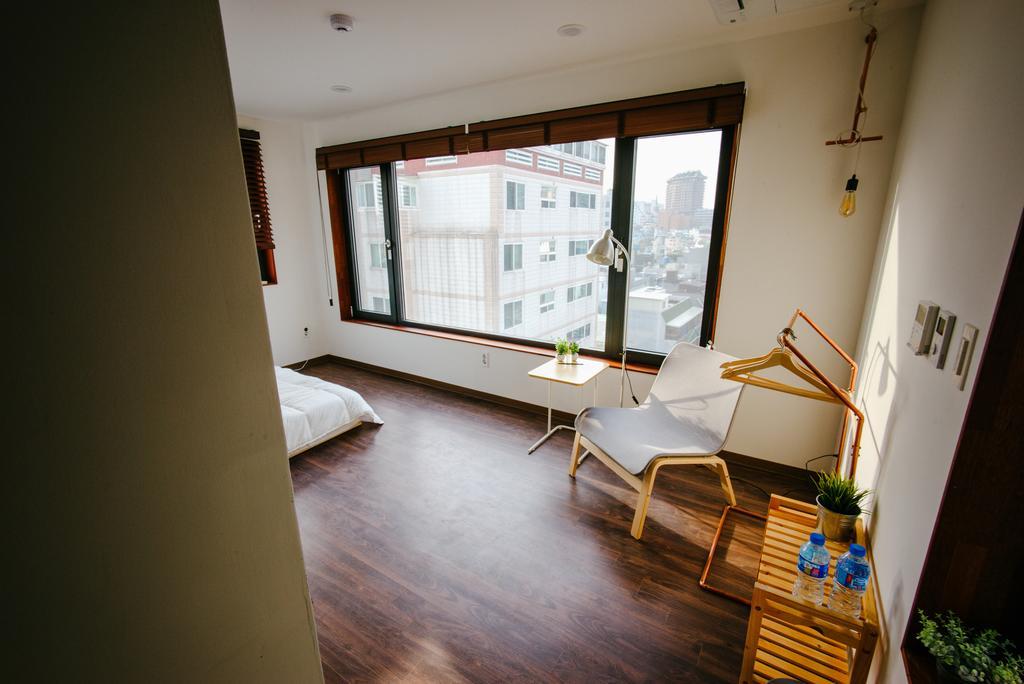 Morning Dew Guesthouse Пусан Екстер'єр фото