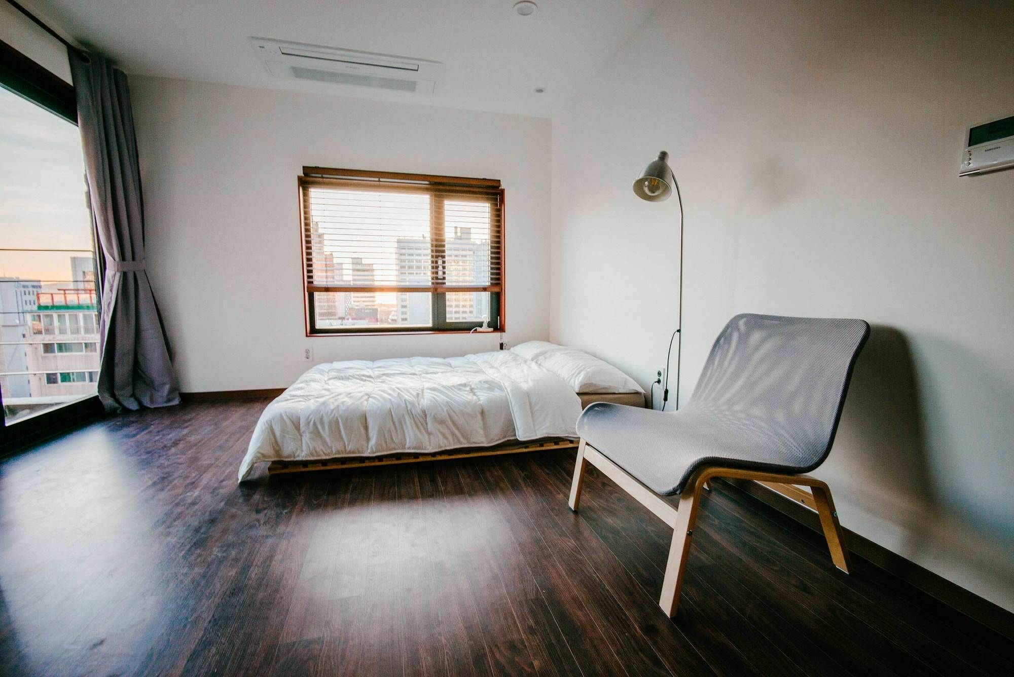 Morning Dew Guesthouse Пусан Екстер'єр фото